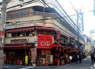 アメリカ村の飲食メインエリアでバーの居抜きがでました!!